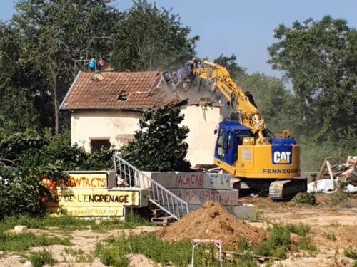 En vidéo : opération d'expulsion aux Jardins de l'Engrenage